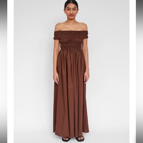 MATTEAU shirred off the shoulder dress (1) - Picture 4 of 7